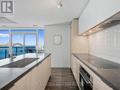 1008 - 65 Annie Craig Drive, Toronto, ON - Indoor Photo Showing Kitchen With Upgraded Kitchen