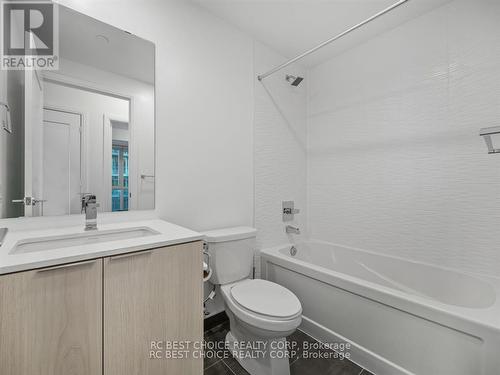 1008 - 65 Annie Craig Drive, Toronto, ON - Indoor Photo Showing Bathroom