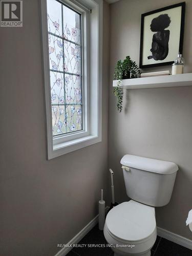 E - 237 Rachel Crescent, Kitchener, ON - Indoor Photo Showing Bathroom