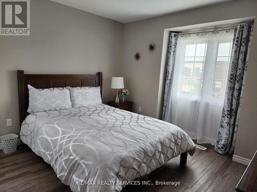 E - 237 Rachel Crescent, Kitchener, ON - Indoor Photo Showing Bedroom