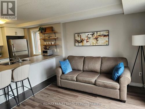 E - 237 Rachel Crescent, Kitchener, ON - Indoor Photo Showing Living Room