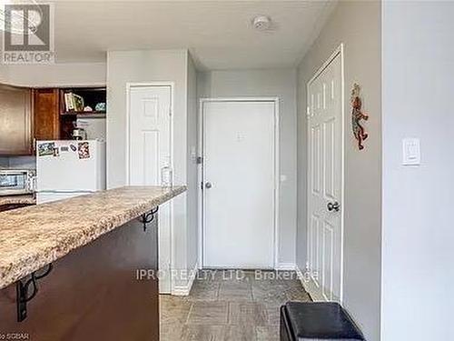 301 - 173 Eighth Street, Collingwood, ON - Indoor Photo Showing Kitchen