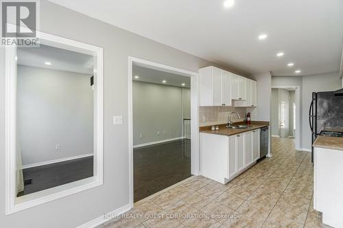 3398 Angel Pass Drive, Mississauga, ON - Indoor Photo Showing Kitchen