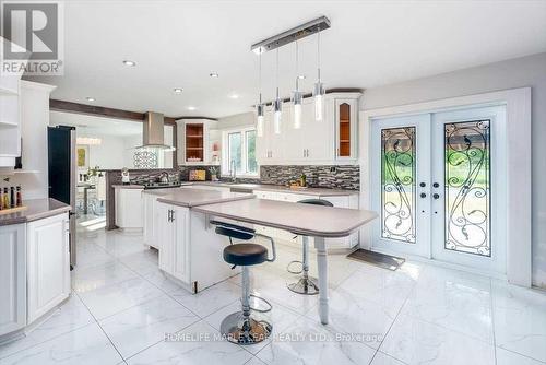 1128 The Grange Side Road, Caledon, ON - Indoor Photo Showing Kitchen With Upgraded Kitchen