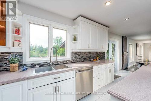 1128 The Grange Side Road, Caledon, ON - Indoor Photo Showing Kitchen With Double Sink With Upgraded Kitchen