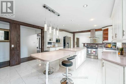 1128 The Grange Side Road, Caledon, ON - Indoor Photo Showing Kitchen With Upgraded Kitchen