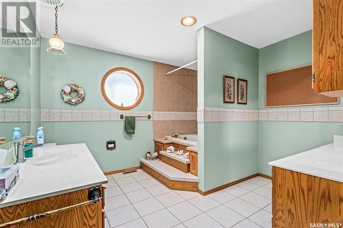 62 Calypso Drive, Moose Jaw, SK - Indoor Photo Showing Bathroom