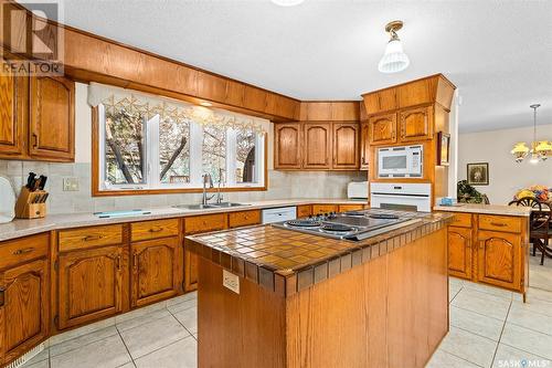 62 Calypso Drive, Moose Jaw, SK - Indoor Photo Showing Kitchen With Double Sink