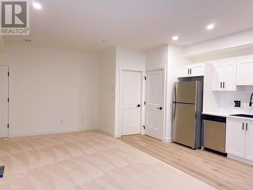 Basement 14124 Mier Drive, Maple Ridge, BC - Indoor Photo Showing Kitchen