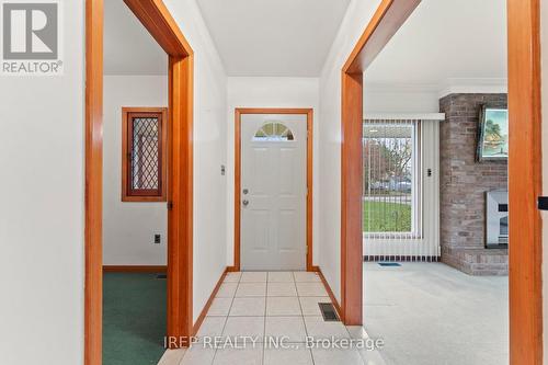 4033 Howard Avenue, Windsor, ON - Indoor Photo Showing Other Room