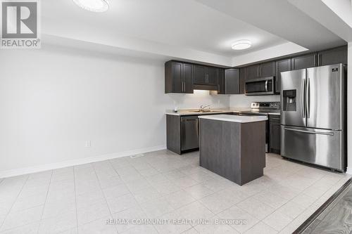 11 Swart Lane, Thorold, ON - Indoor Photo Showing Kitchen