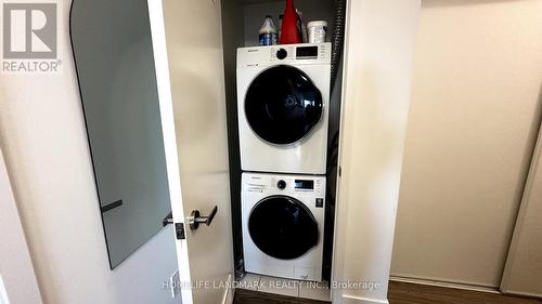 2510 - 195 Redpath Avenue, Toronto, ON - Indoor Photo Showing Laundry Room