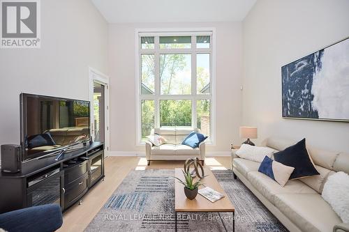 35 Taliesin Trail, Welland (769 - Prince Charles), ON - Indoor Photo Showing Living Room