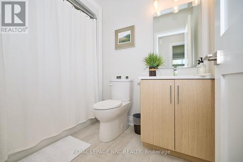 35 Taliesin Trail, Welland (769 - Prince Charles), ON - Indoor Photo Showing Bathroom