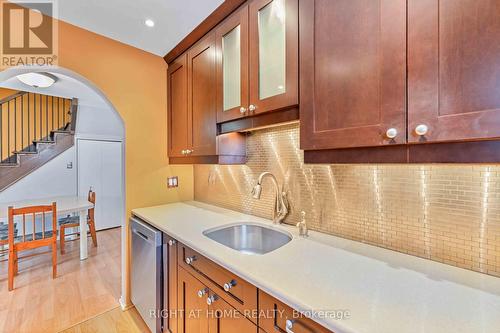 81 Pixley Private, Ottawa, ON - Indoor Photo Showing Kitchen