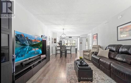 111 - 1491 Maple Avenue, Milton, ON - Indoor Photo Showing Living Room