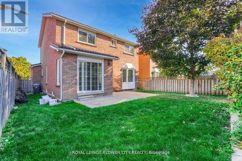 11 Burnhope(Upper Level) Drive, Brampton, ON - Outdoor