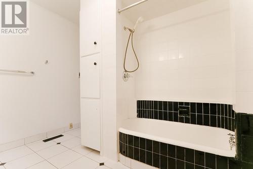 1471 Fulton Avenue, West Vancouver, BC - Indoor Photo Showing Bathroom