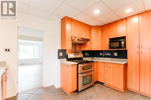 1471 Fulton Avenue, West Vancouver, BC - Indoor Photo Showing Kitchen