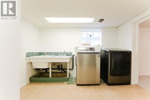 1471 Fulton Avenue, West Vancouver, BC - Indoor Photo Showing Laundry Room