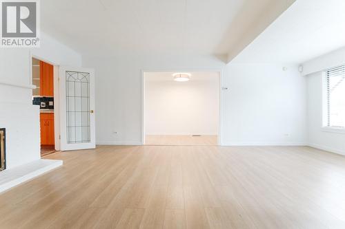 1471 Fulton Avenue, West Vancouver, BC - Indoor Photo Showing Other Room With Fireplace