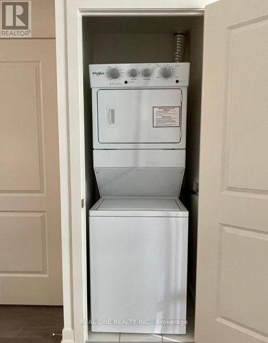 1905 - 4955 Yonge Street, Toronto, ON - Indoor Photo Showing Laundry Room