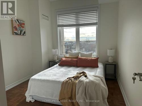 9519 Keele Street, Vaughan, ON - Indoor Photo Showing Bedroom