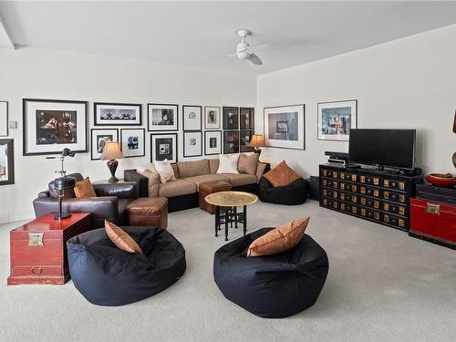 14-21 Dallas Rd, Victoria, BC - Indoor Photo Showing Living Room