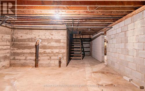 325 West Street, West Lincoln, ON - Indoor Photo Showing Other Room