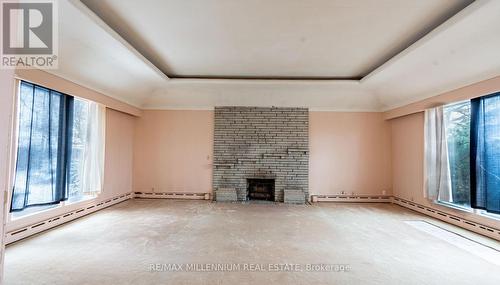 325 West Street, West Lincoln, ON - Indoor Photo Showing Other Room With Fireplace