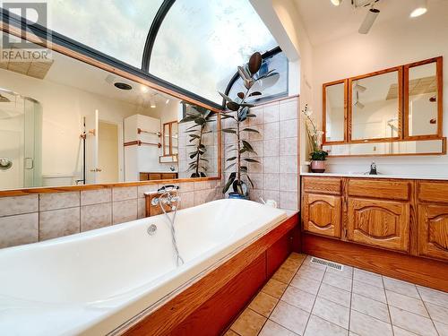 2354 Haywood Street, West Vancouver, BC - Indoor Photo Showing Bathroom