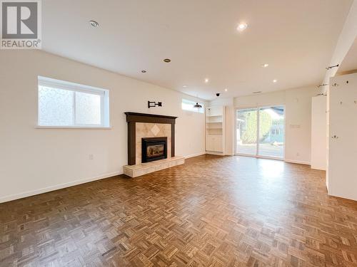 2354 Haywood Street, West Vancouver, BC - Indoor Photo Showing Living Room With Fireplace