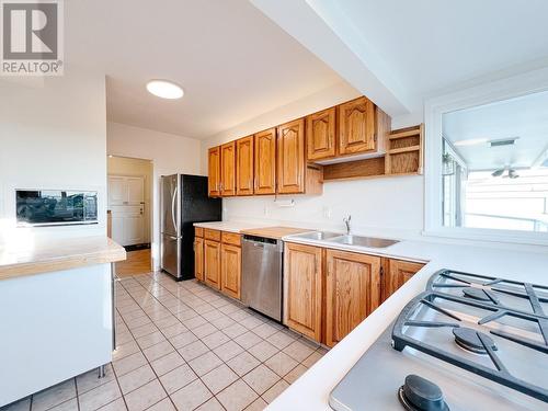 2354 Haywood Street, West Vancouver, BC - Indoor Photo Showing Kitchen With Double Sink