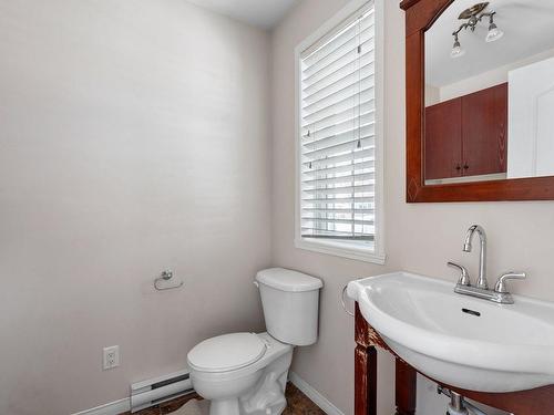 Powder room - 1068 Rue De L'Eldorado, Québec (La Haute-Saint-Charles), QC - Indoor Photo Showing Bathroom