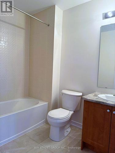 10 Prudhoe Terrace Terrace, Barrie, ON - Indoor Photo Showing Bathroom