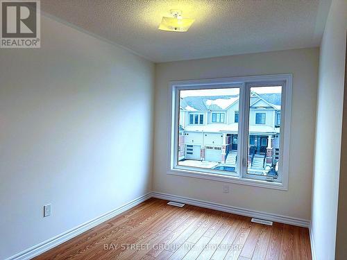 10 Prudhoe Terrace Terrace, Barrie, ON - Indoor Photo Showing Other Room