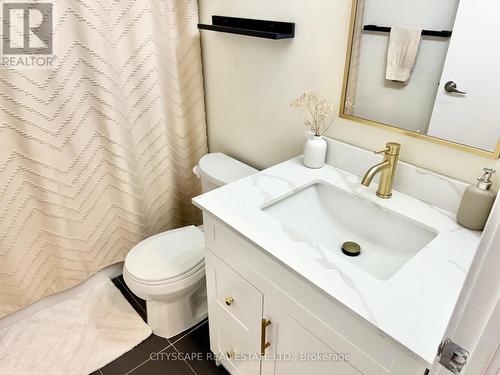 #3703 - 4070 Confederation Parkway, Mississauga, ON - Indoor Photo Showing Bathroom