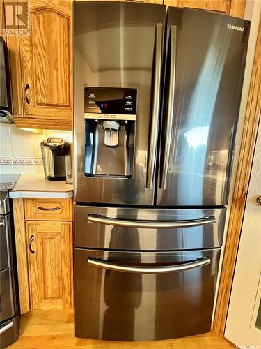 511 Stillwell Crescent, Swift Current, SK - Indoor Photo Showing Kitchen