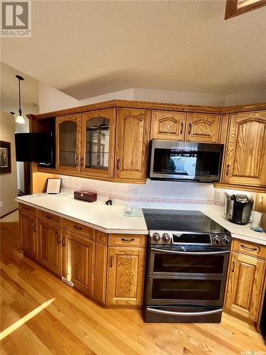 511 Stillwell Crescent, Swift Current, SK - Indoor Photo Showing Kitchen