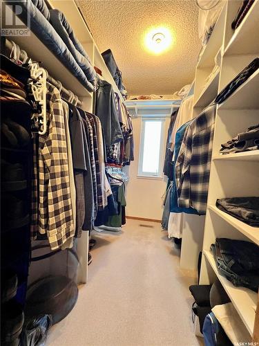 511 Stillwell Crescent, Swift Current, SK - Indoor With Storage