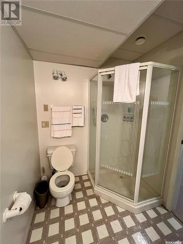 511 Stillwell Crescent, Swift Current, SK - Indoor Photo Showing Bathroom