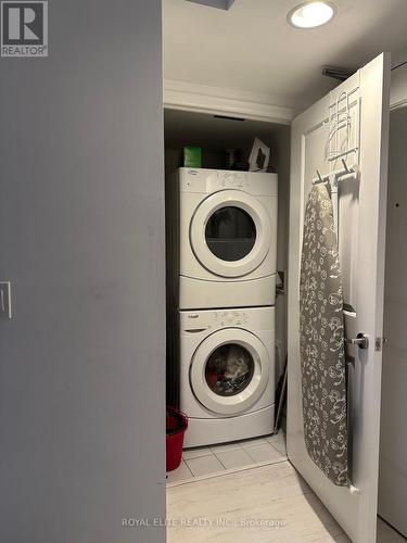 813 - 65 East Liberty Street, Toronto, ON - Indoor Photo Showing Laundry Room