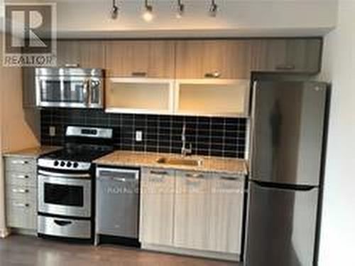 547 - 68 Abell Street, Toronto, ON - Indoor Photo Showing Kitchen