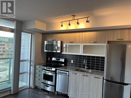 547 - 68 Abell Street, Toronto, ON - Indoor Photo Showing Kitchen With Stainless Steel Kitchen