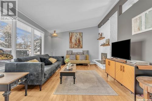 19 Matheson Crescent, Regina, SK - Indoor Photo Showing Living Room