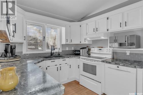 19 Matheson Crescent, Regina, SK - Indoor Photo Showing Kitchen With Double Sink