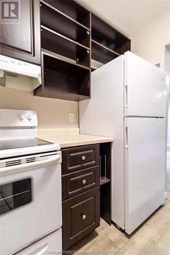 225 Campus Parkway Unit# 202, Chatham, ON - Indoor Photo Showing Kitchen