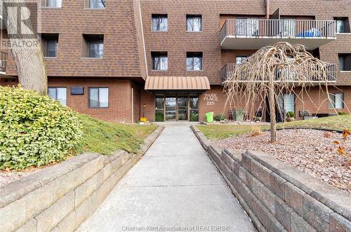 225 Campus Parkway Unit# 202, Chatham, ON - Outdoor