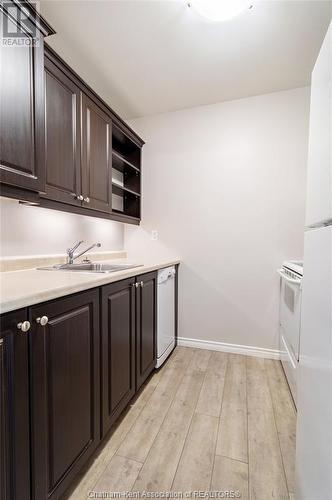 225 Campus Parkway Unit# 202, Chatham, ON - Indoor Photo Showing Kitchen