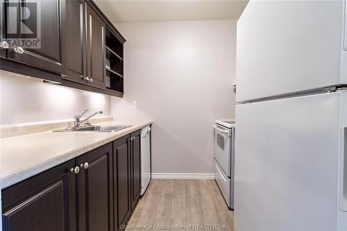 225 Campus Parkway Unit# 202, Chatham, ON - Indoor Photo Showing Kitchen